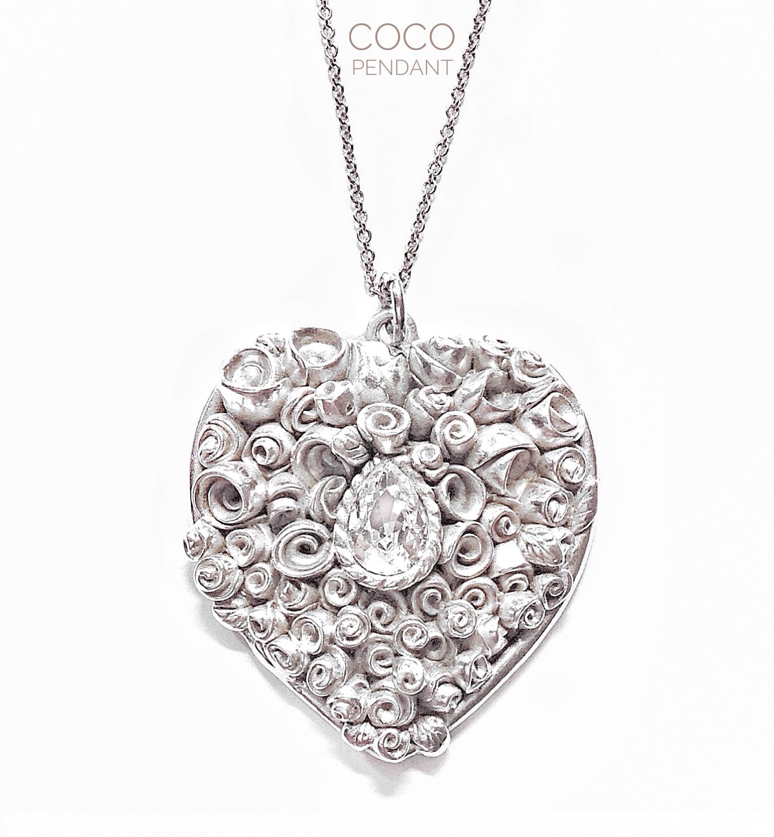 LOVE HEARTS of ROSES Pendant